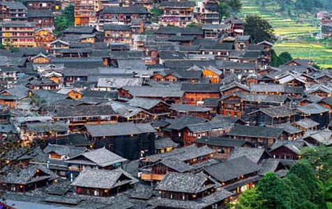 商丘6种常见的外墙仿石漆施工工艺！